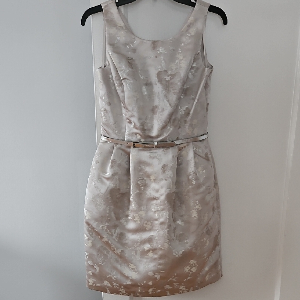 Chic Sleeveless Cream Dress